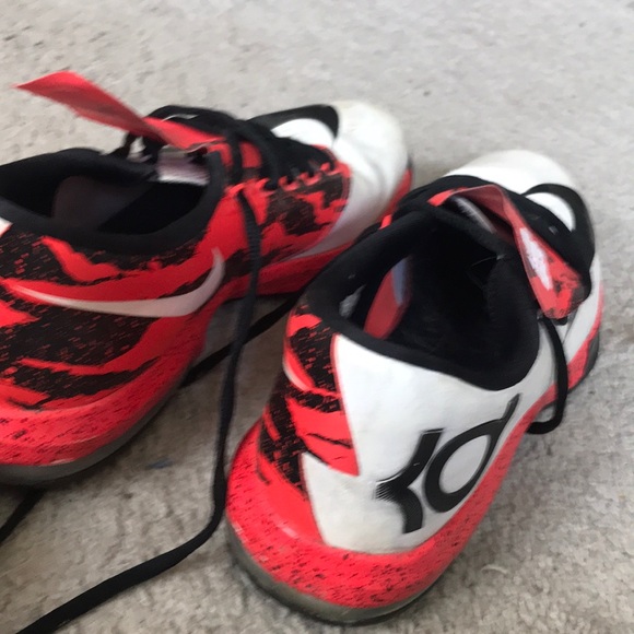 Custom KD shoes - Picture 3 of 4